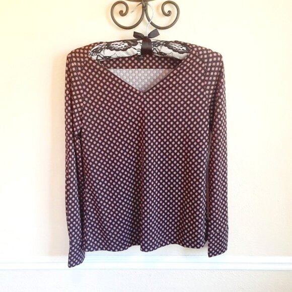 Ann Taylor Fitted Black & Rose V Neck Blouse XSP - Picture 3 of 12